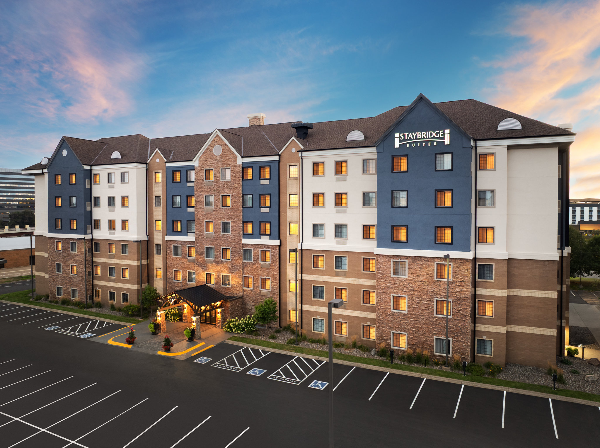 Staybridge Suites Minneapolis-Bloomington by IHG Image