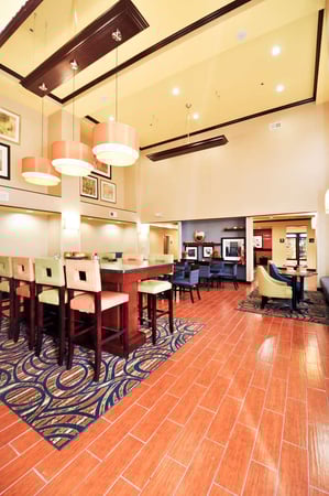 Images Hampton Inn & Suites Louisville East