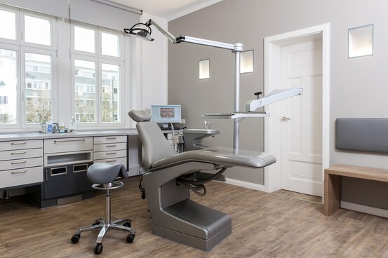 Dr. Schneidereit Kieferorthopädie, Niederwall 29 in Bielefeld