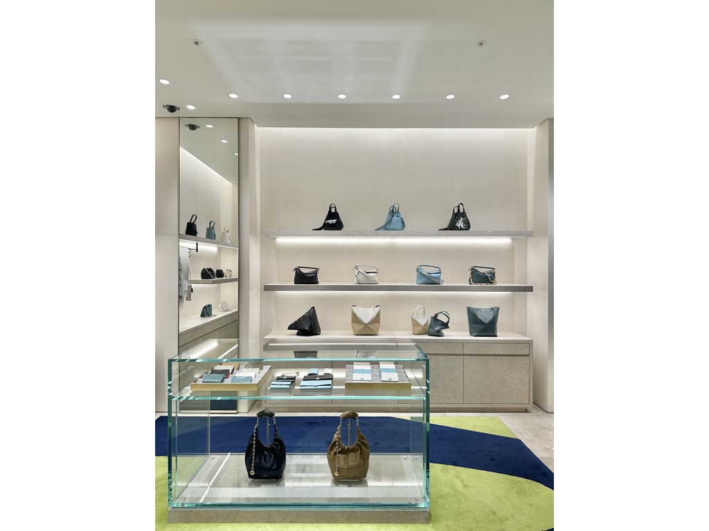 Images ロエベ 横浜髙島屋