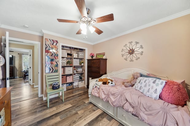 Images Debbie Grigg, REALTOR-Owner | NextHome First Source