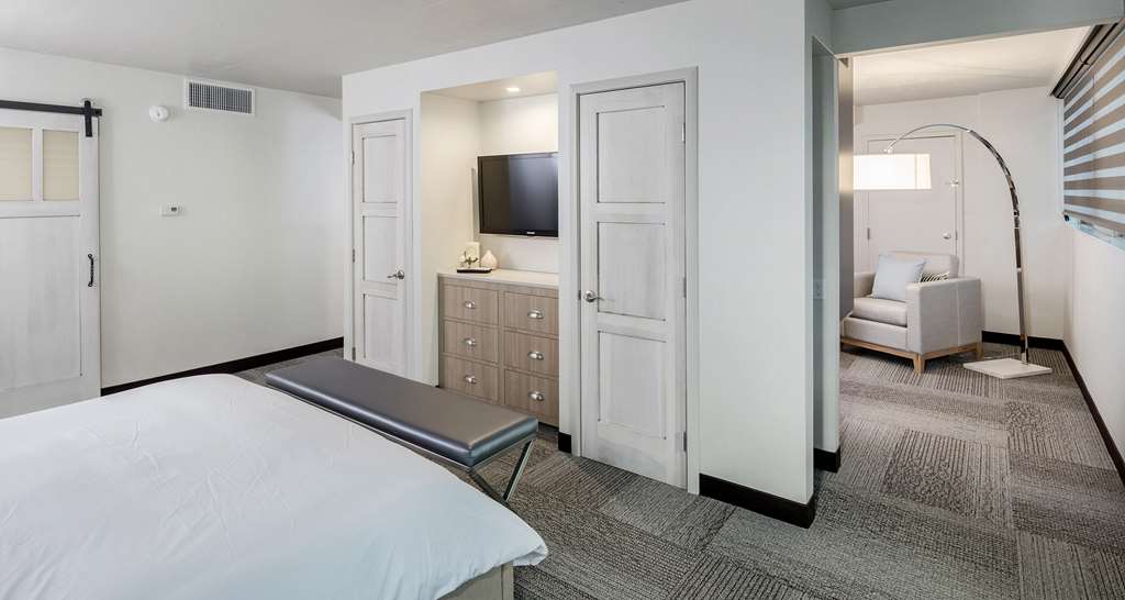 Lifestyle Suite One King The Rushmore Hotel & Suites, BW Premier Collection Rapid City (605)348-8300