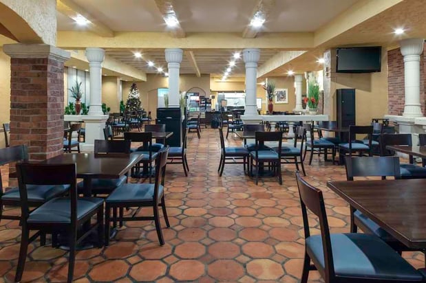 Images Embassy Suites by Hilton Kansas City Plaza