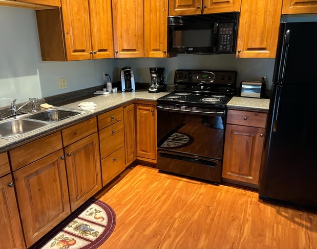 Images Redwood Inn & Suites