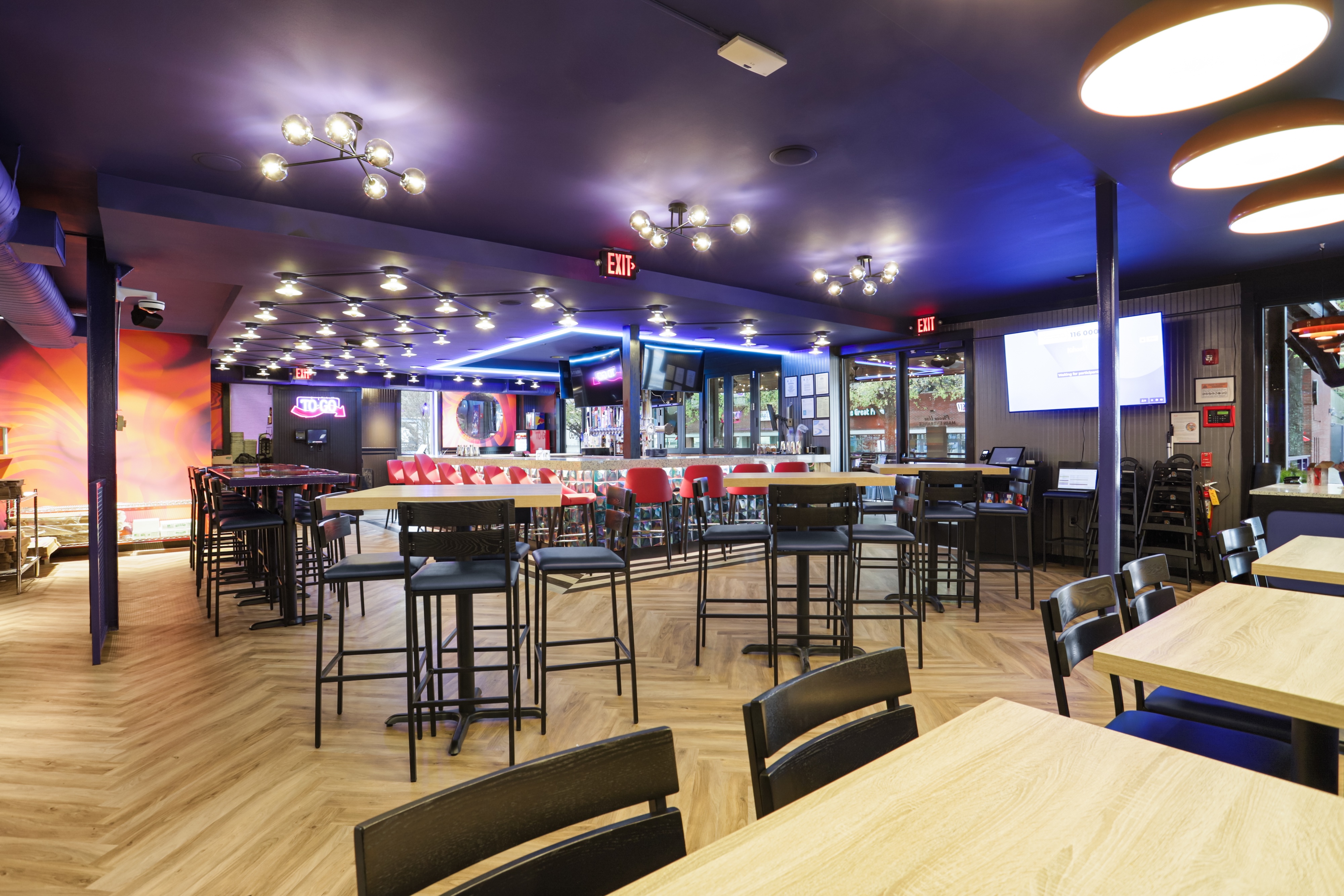 mellow mushroom decatur dining room