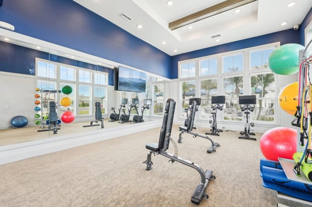 Images Story Lake Gibson | Luxury Apartment Homes