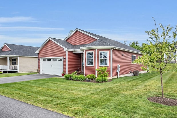 Images Angeline Gorham, REALTOR