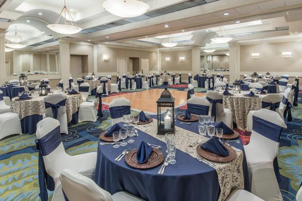 Images Crowne Plaza Virginia Beach Town Center by IHG
