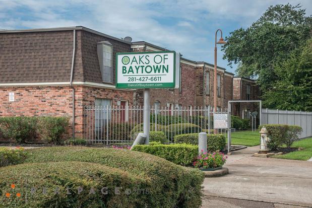 Images Oaks Of Baytown Apartments