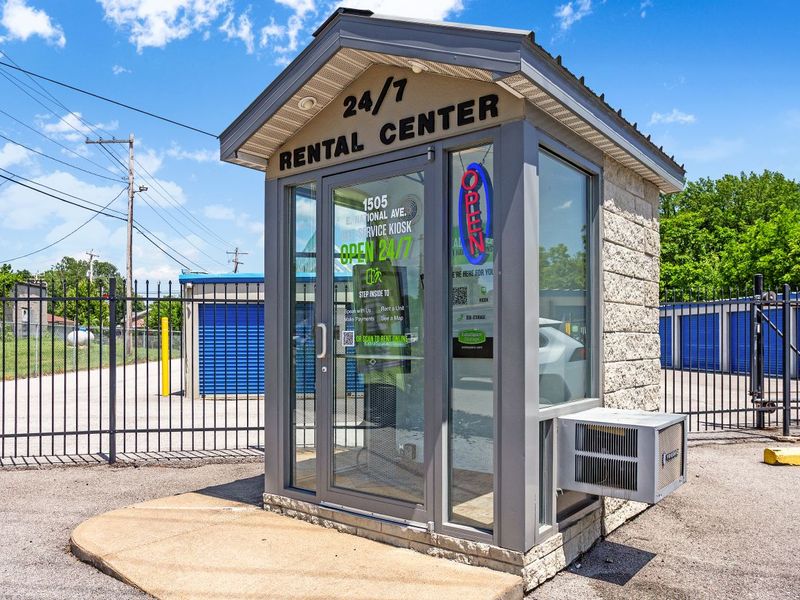 Security Screens - Storage Express at 10 S Murphy Ave, Brazil, IN 47834