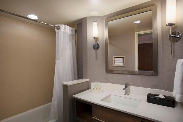 Images Holiday Inn Grand Rapids - Airport, an IHG Hotel