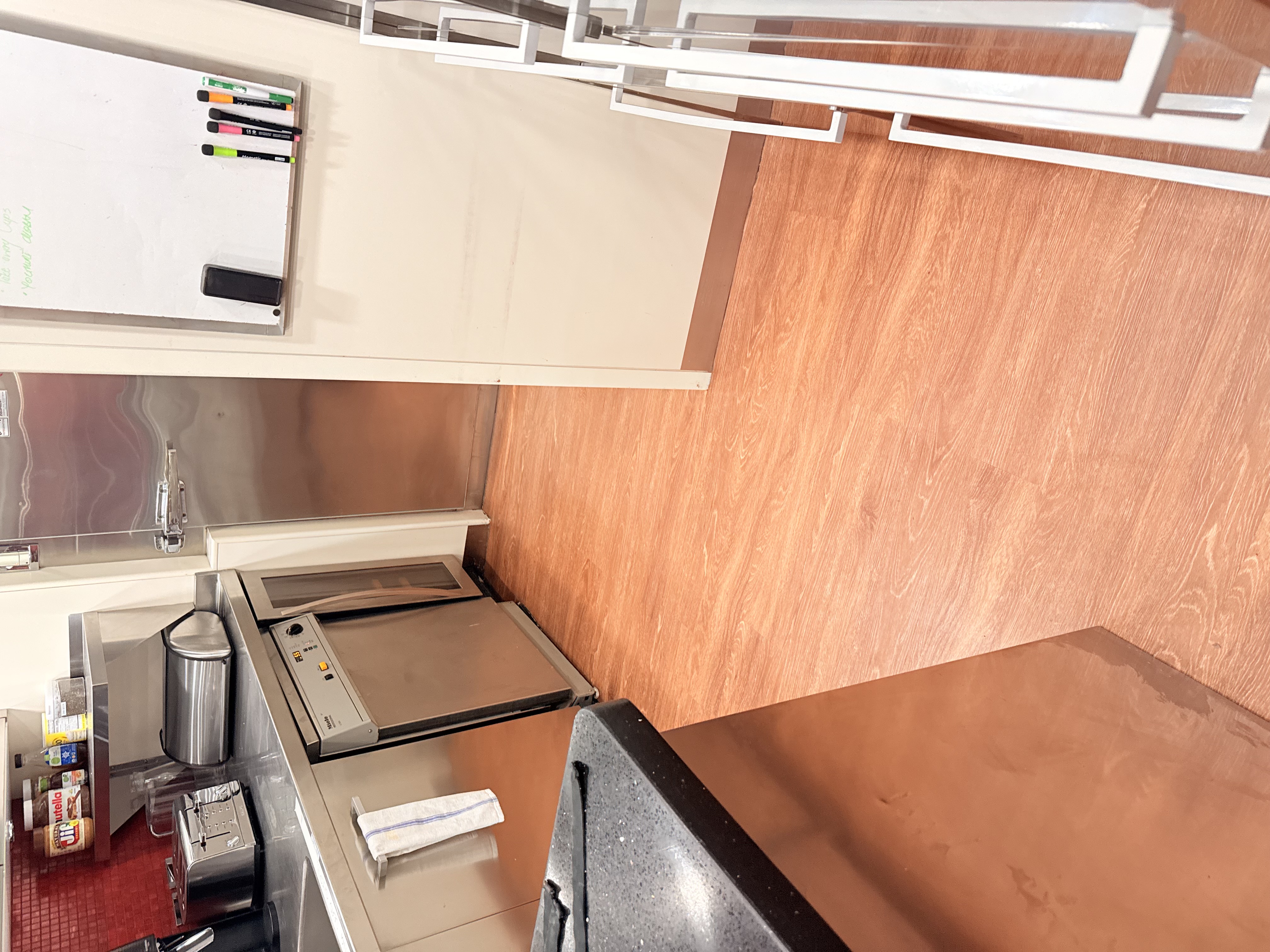 Floor Coverings International Image