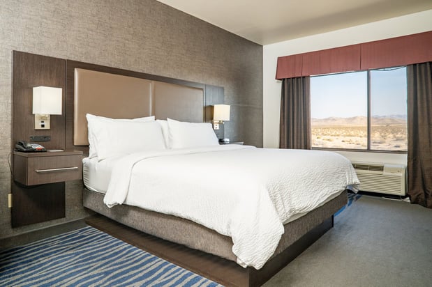 Images Holiday Inn Express & Suites Barstow-Outlet Center by IHG