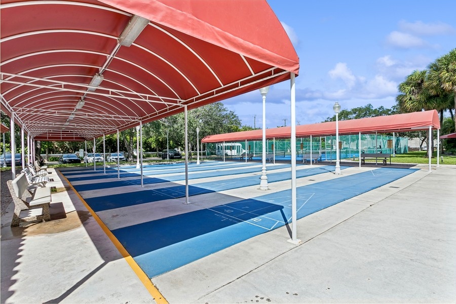 Fountainview shuffleboard courts with shade