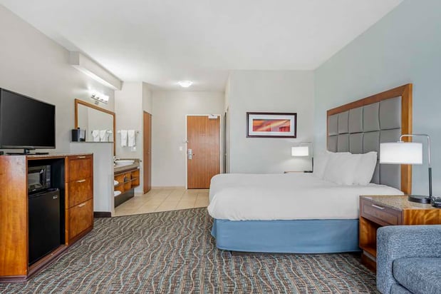 Images Best Western Plus Peppertree Inn at Omak