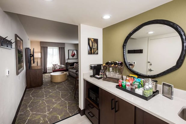 Images Hampton Inn & Suites Dobson