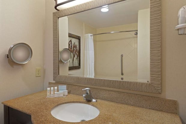 Images Hampton Inn & Suites Wellington