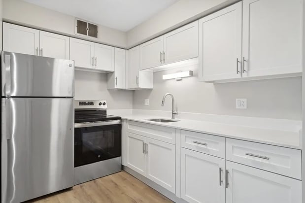 Images Cove at Linden Hills