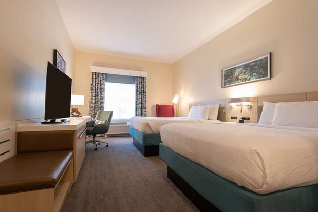 Images Hilton Garden Inn Calabasas