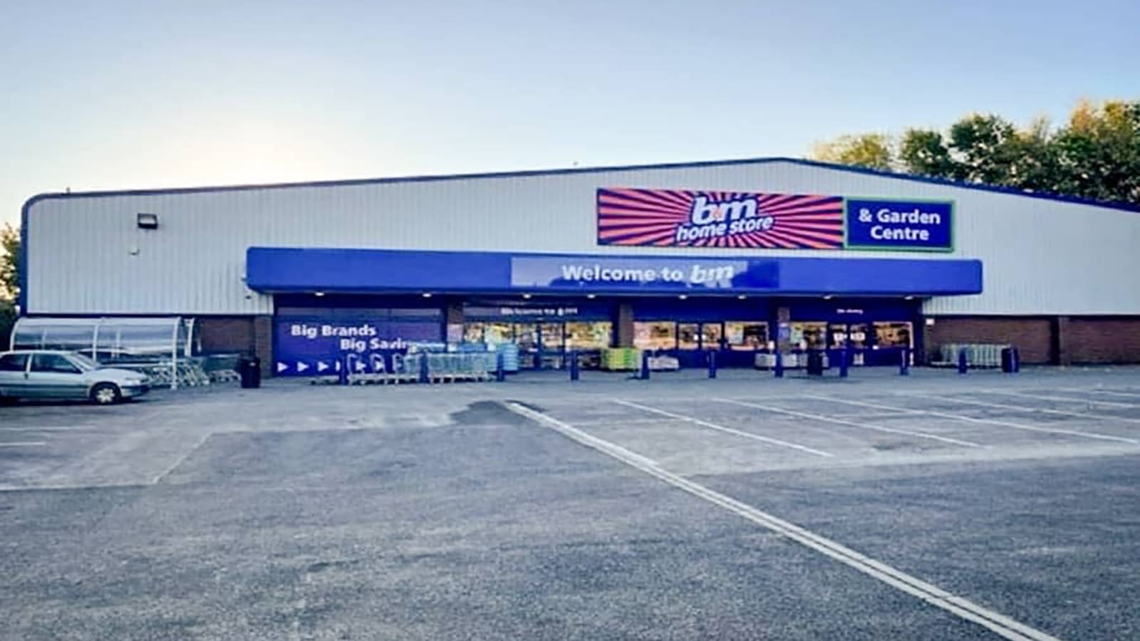 Images B&M Home Store with Garden Centre