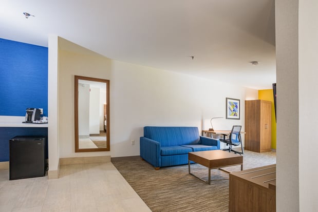 Images Holiday Inn Express & Suites Swansea by IHG