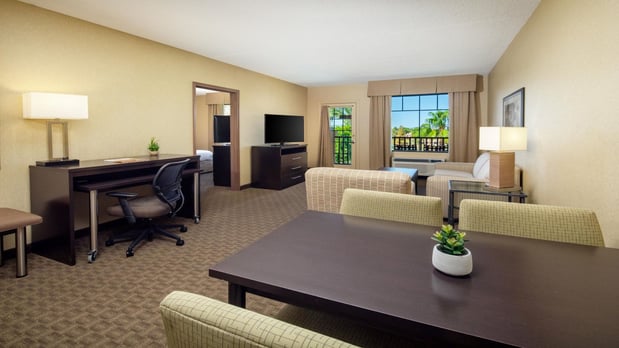 Images Holiday Inn Phoenix - Chandler by IHG
