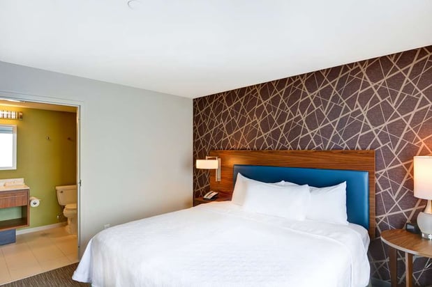 Images Home2 Suites by Hilton Green Bay