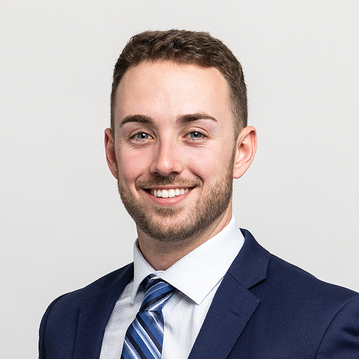 Evan MacLean headshot.