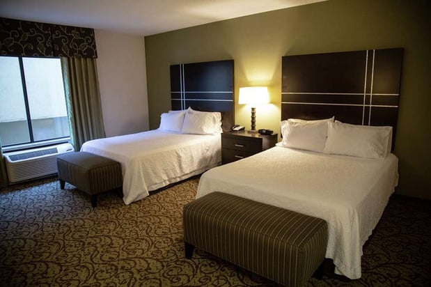 Images Hampton Inn & Suites Sharon