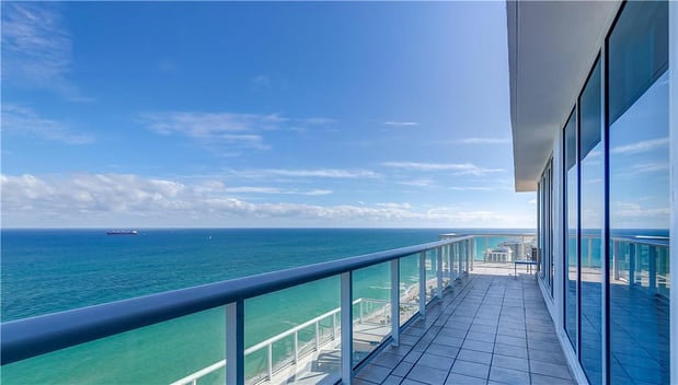 Images Beach House Fort Lauderdale, a Hilton Resort