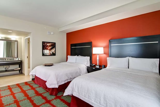 Images Hampton Inn & Suites Cincinnati-Downtown