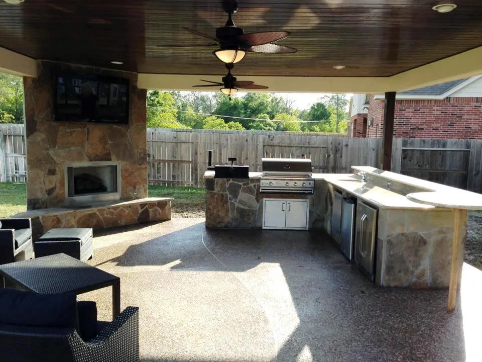 Outdoor Kitchen