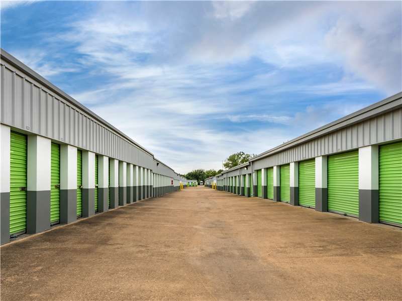 Exterior Units - Extra Space Storage at 2555 N Hollywood St, Memphis, TN 38127