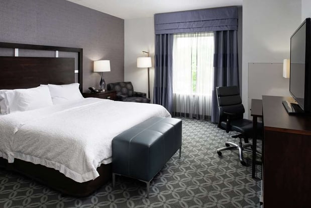 Images Hampton Inn & Suites Greensboro/Coliseum Area
