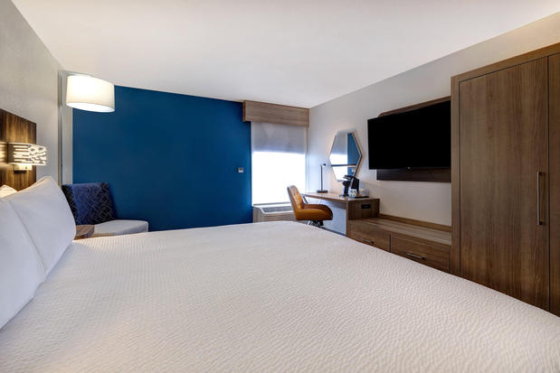 Images Holiday Inn Express & Suites Central Omaha by IHG
