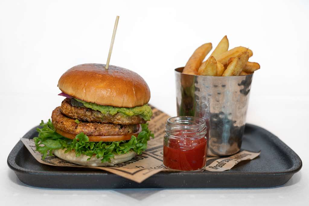 Images Park Inn by Radisson Oslo Airport Hotel West