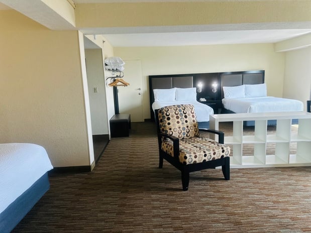Images Holiday Inn Miami-International Airport by IHG