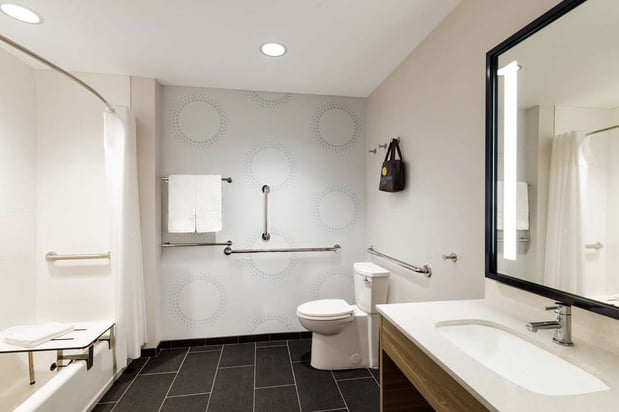 Images Tru by Hilton Ogden