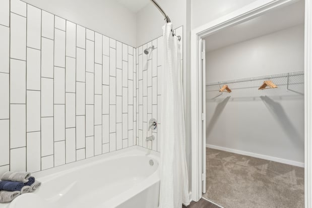 Images Story Lake Gibson | Luxury Apartment Homes