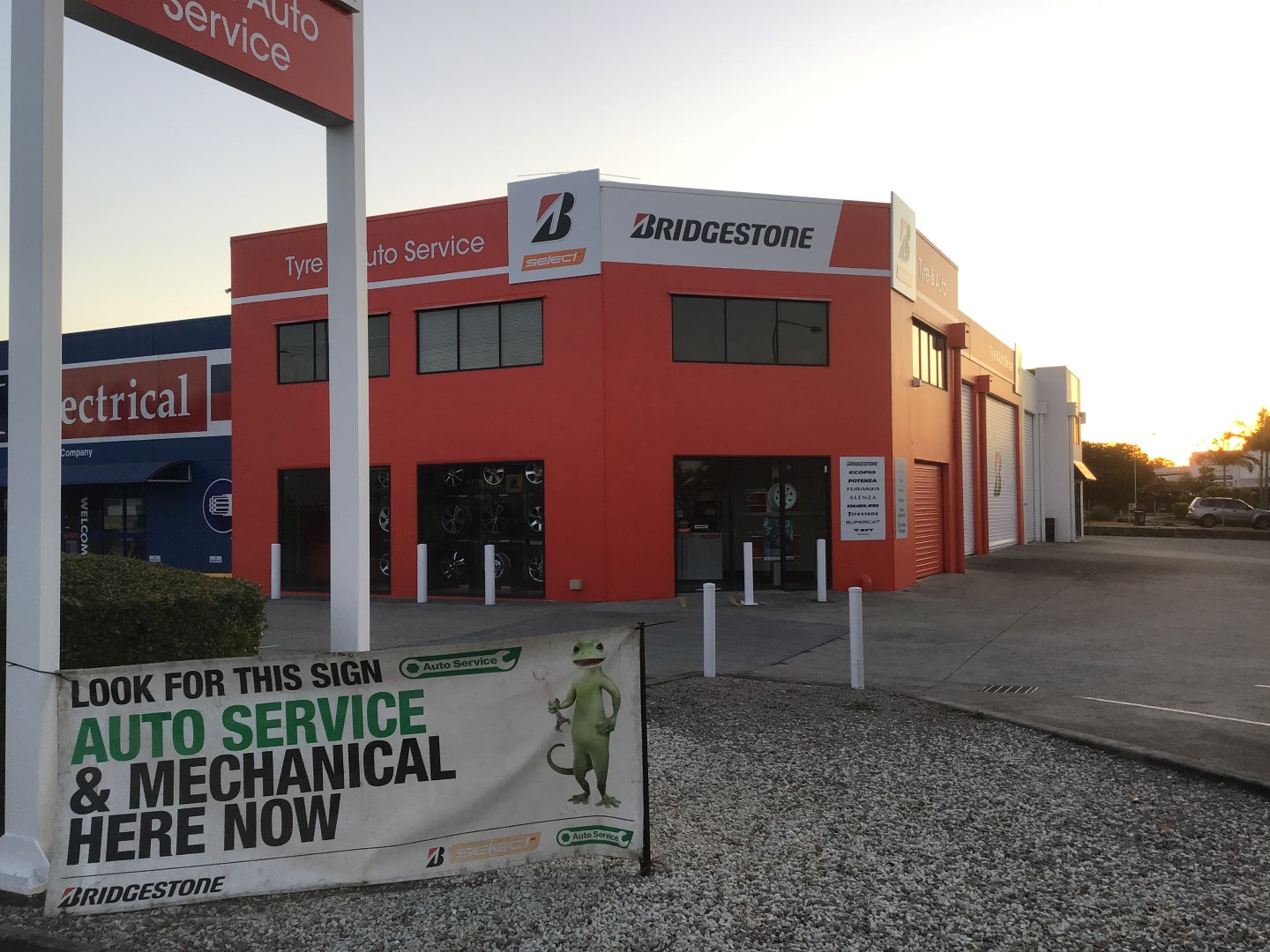 Images Bridgestone Select Tyre & Auto Geebung