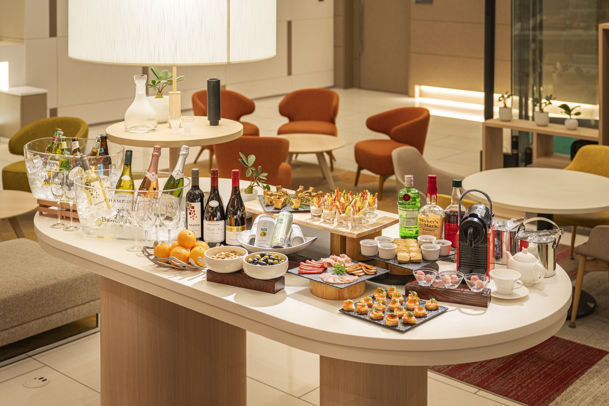 Images Holiday Inn & Suites Shin Osaka by IHG