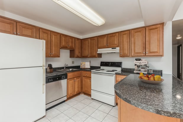 Images Bates Hill Apartments