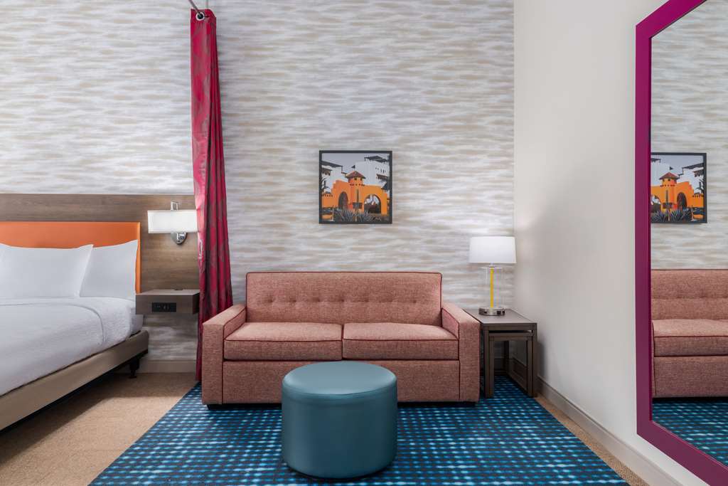 Guest room