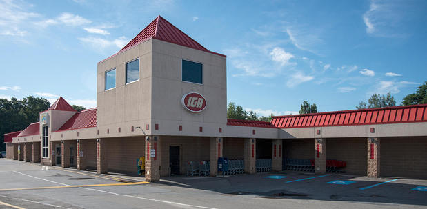Images Lake Region IGA and The Beer Store