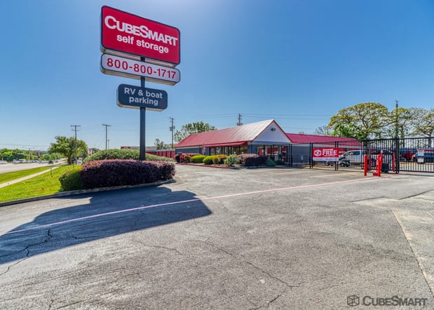 Images CubeSmart Self Storage