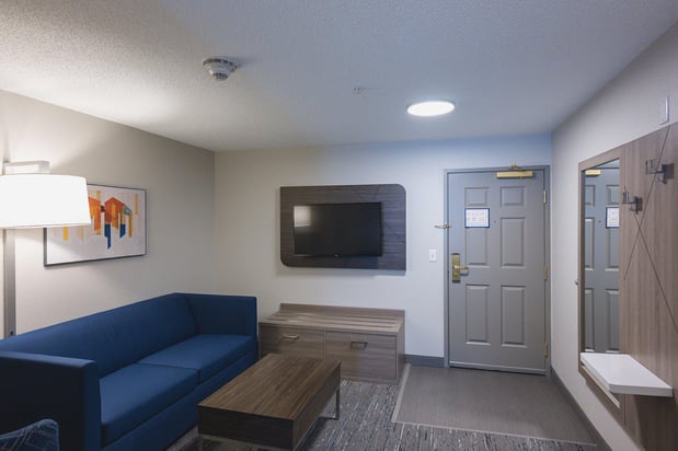 Images Holiday Inn Express & Suites Marquette by IHG