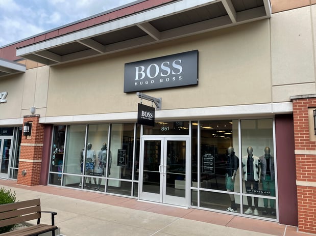 Images BOSS Outlet - St. Louis
