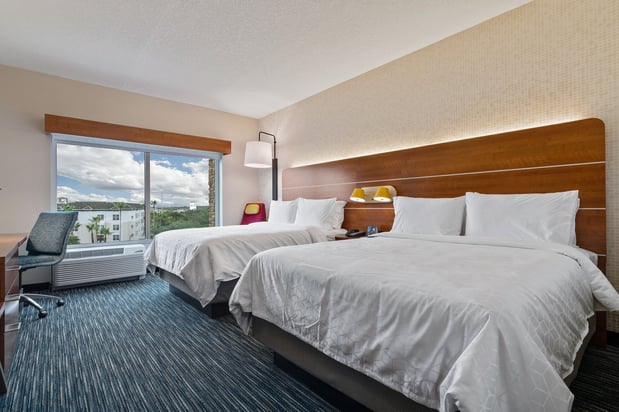 Images Holiday Inn Express & Suites Orlando - Lake Buena Vista by IHG