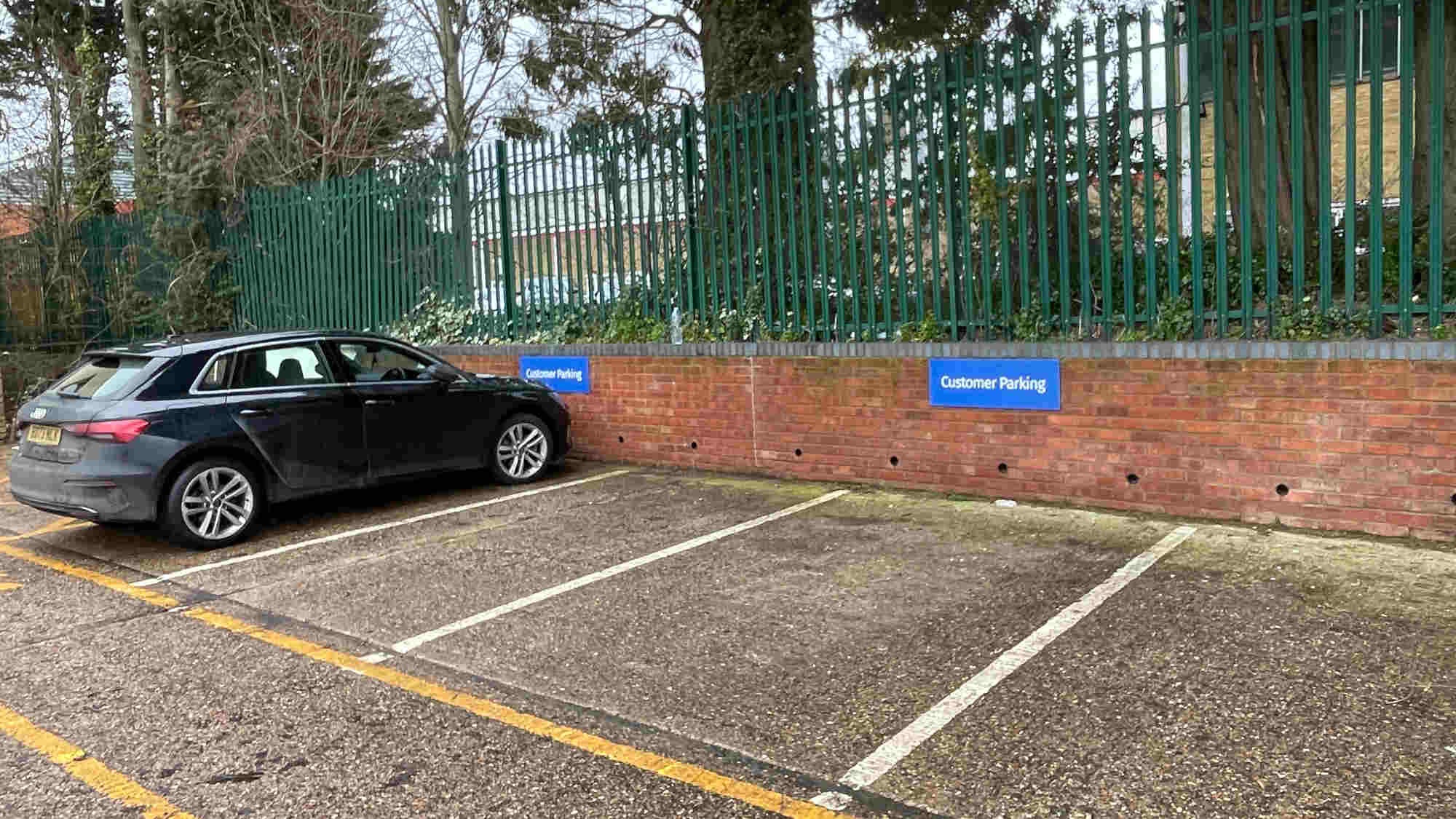 Outside of Plumb Centre in High Wycombe