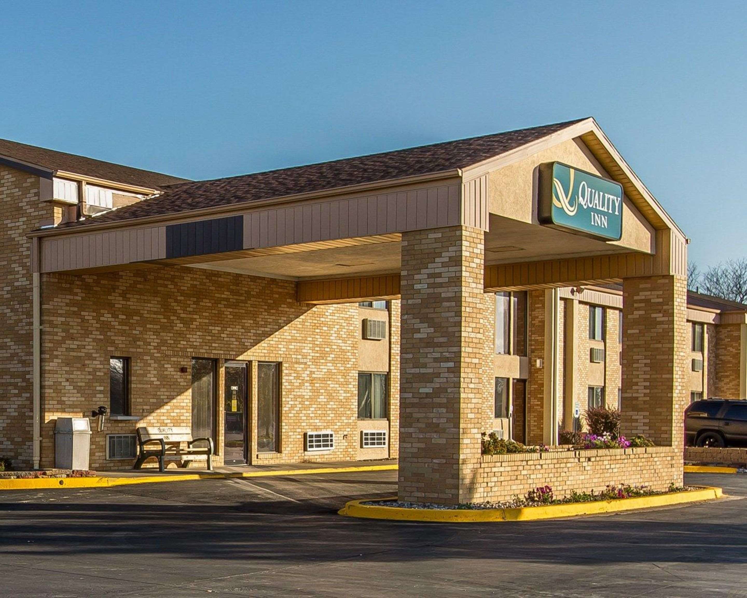 Quality Inn Burlington Near Hwy 34 Coupons near me in Burlington, IA